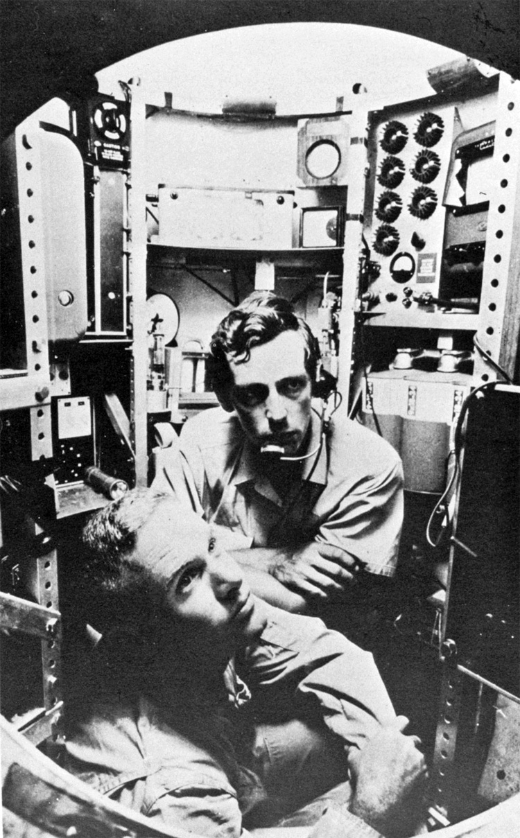 Jacques Piccard (up) and Don Walsh (down): the first explorers to reach the Challenger Deep | Photo: Creative Commons