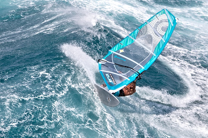 Windsurfing: perform better when you're over 40 | Photo: NeilPryde