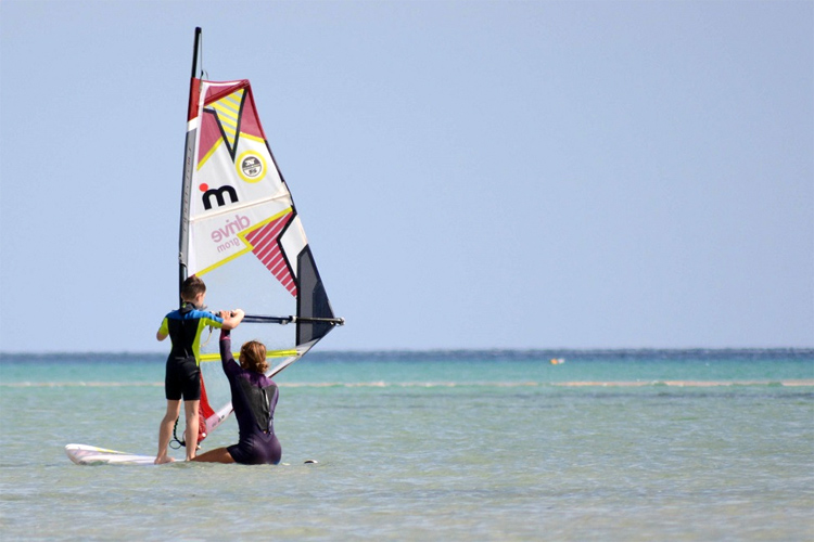 Neutral position: windsurfing's starting point | Photo: Bushmans