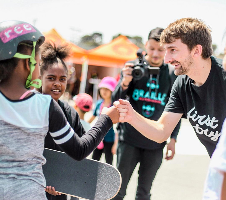 Aaron Kyro: he genuinely loves getting kids into skateboarding | Photo: Braille Skateboarding