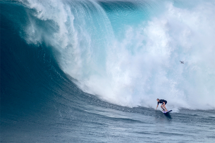 Annie Reickert: she paddled into this wave at Jaws | Photo: Lynton/WSL