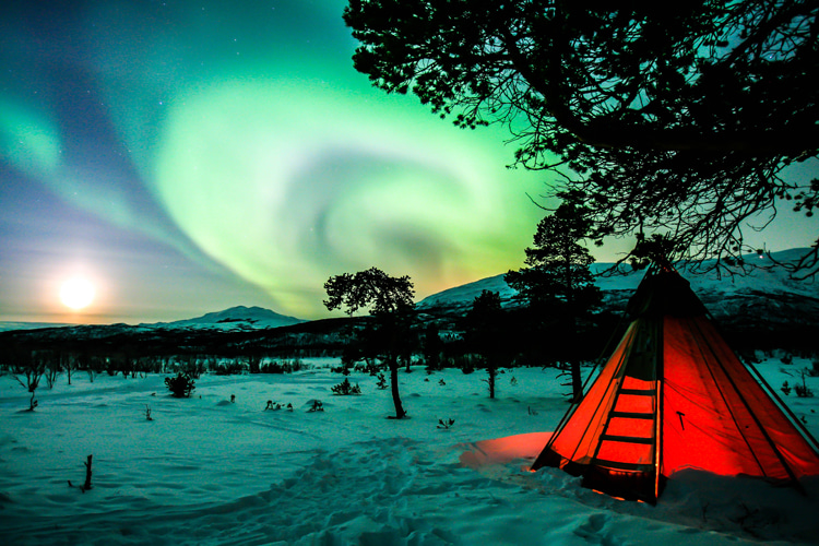 Chasing Auroras: tourism around Northern Lights is particularly relevant to several Nordic regions | Photo: Shaw/Creative Commons