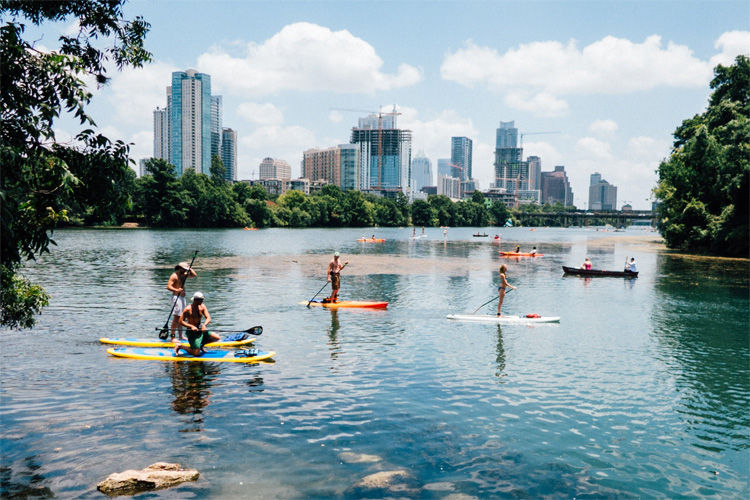 Austin, Texas: there are plenty of stand-up paddleboarding spots in and around the city | Photo: Tomek Baginski