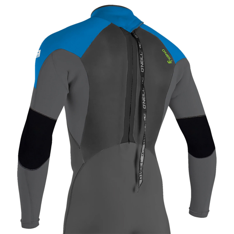 Back zip wetsuits: the design makes getting into and out of the neoprene easier | Photo: Kampus Production/Creative Commons