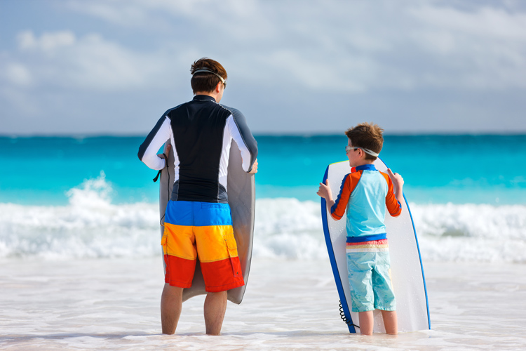 Beginner bodyboarders: learn how to ride your first waves | Photo: Shutterstock