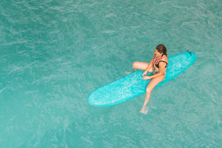 Beginner surfboard: flotation is key to start riding waves fast | Photo: Loiterton/Creative Commons