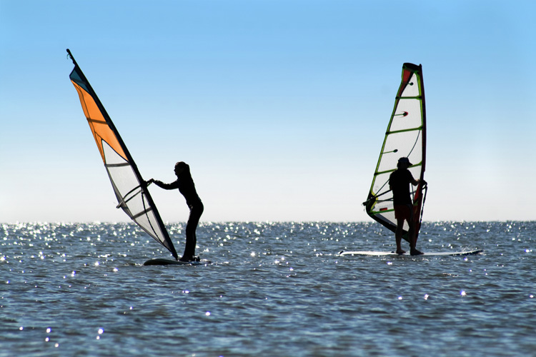Windsurfing: beginner tips will help you progress faster | Photo: Shutterstock