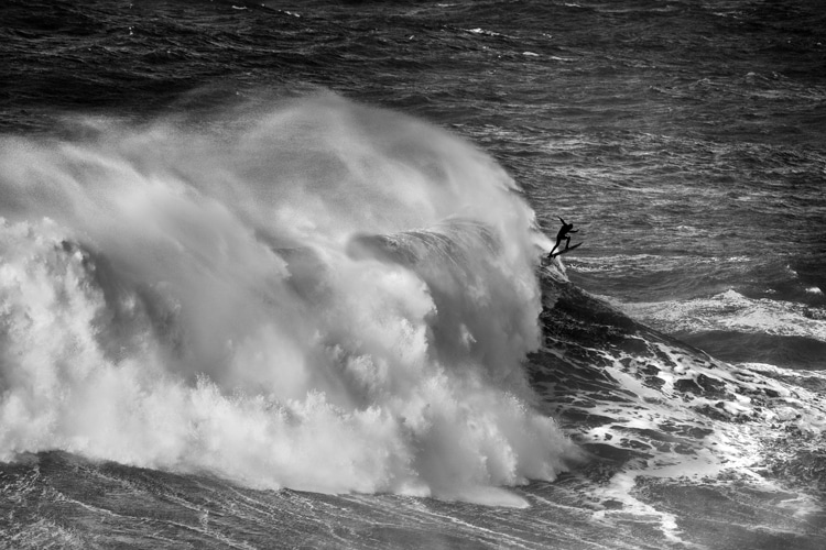 Praia do Norte, Nazaré: suspended sediments could be responsible for bigger waves | Photo: Red Bull