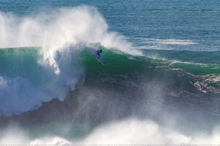 Big wave surfing: hemp-derived products have entered the game | Photo: Masurel/WSL