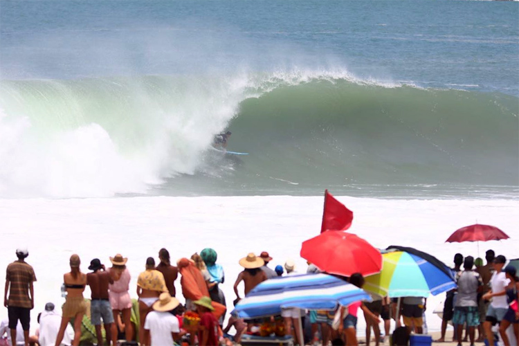Billy Kemper: chasing a fast line at Puerto Escondido | Photo: Surf Open League