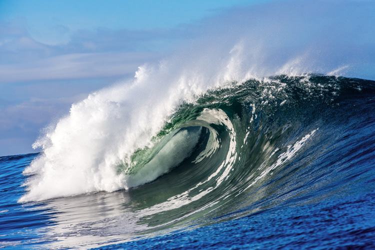 Waves: greatly influenced by tides | Photoshutterstock