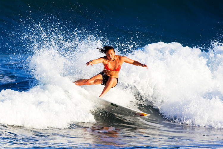 Carissa Moore: the first female surfer to compete in the Triple Crown of Surfing | Photo: Red Bull