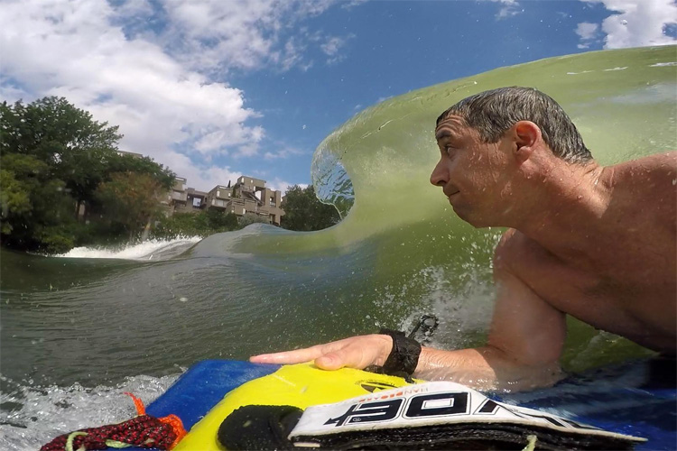 Carlos Hebert: he surfed the Habitat 65 river wave for 365 consecutive days