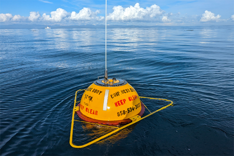 Coastal Data Information Program (CDIP): one of the buoys deployed off the coast of Angeles Point in Washington | Photo: CDIP