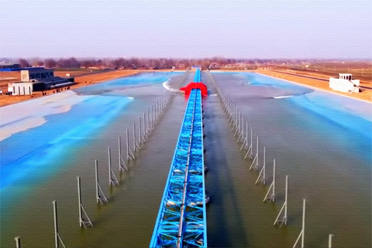China's first wave pool: built in Anyang, in the Henan province