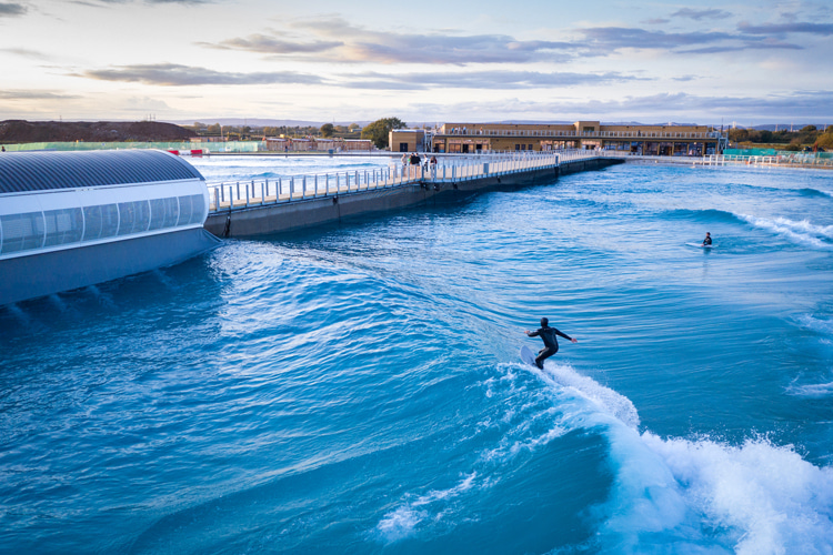 Wave pools: low-density warm water makes it harder to stay afloat | Photo: Wavegarden
