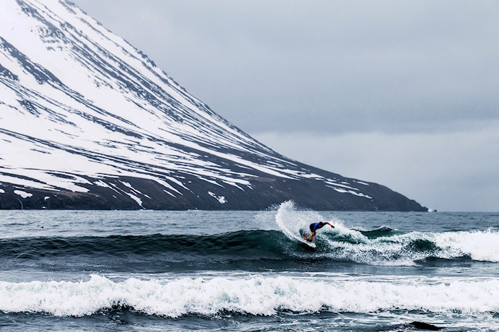 Cold water surfing: icy waves and low air and water temperatures | Photo: Nixon Surf Challenge