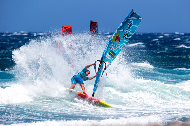 Windsurfing: correct your mistakes and improve your sailing skills | Photo: Carter/PWA