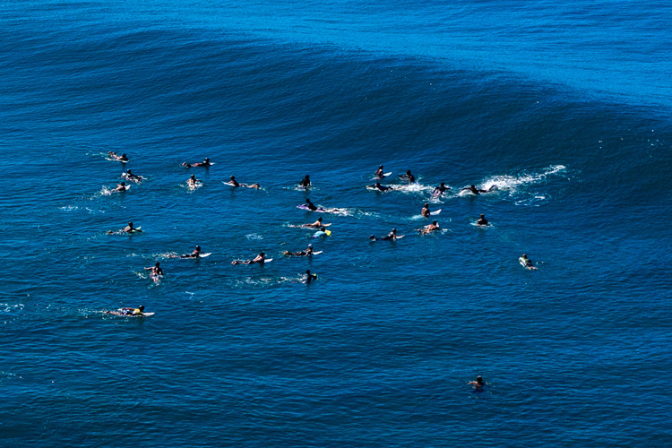 Surf localism: a phenomenon associated with crowded lineups | Photo: Shutterstock