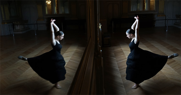 Victoria Dauberville: dancing inside Musée d'Orsay | Photo: Troude/Helias