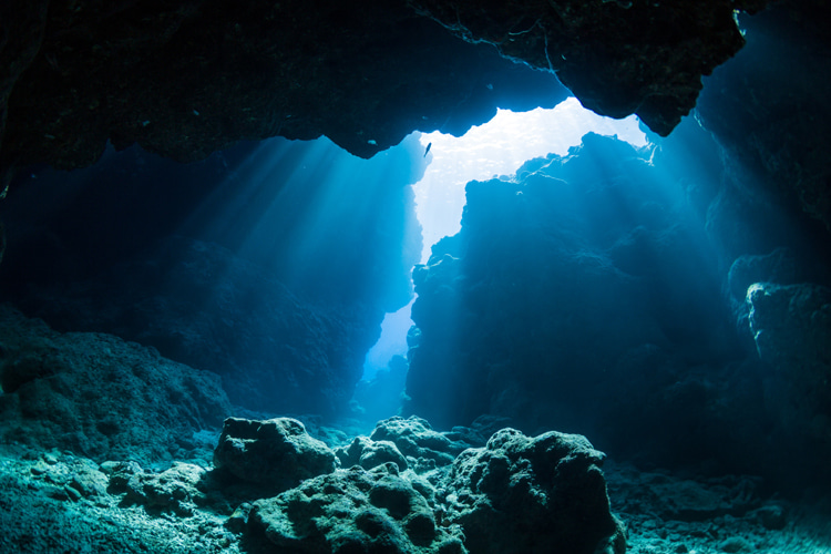 Ocean: some places underwater are deeper than Mount Everest is tall | Photo: Shutterstock