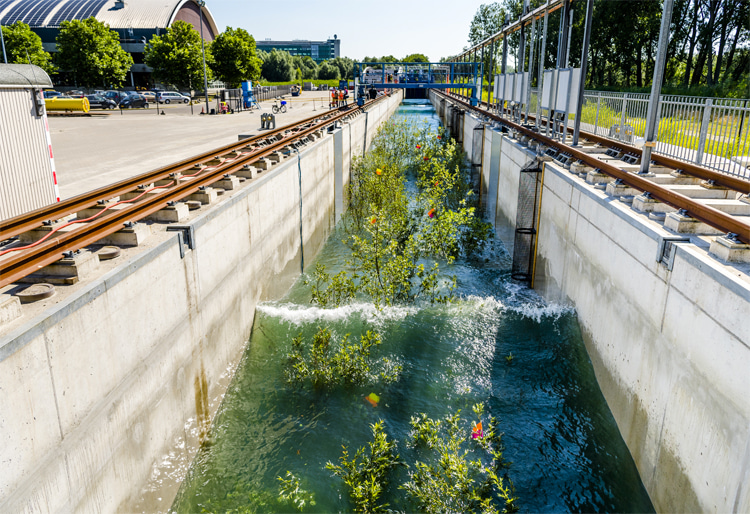 Delta Flume: a 985-foot long wave generator built in Delft, Netherlands | Photo: Marco De Swart/Creative Commons
