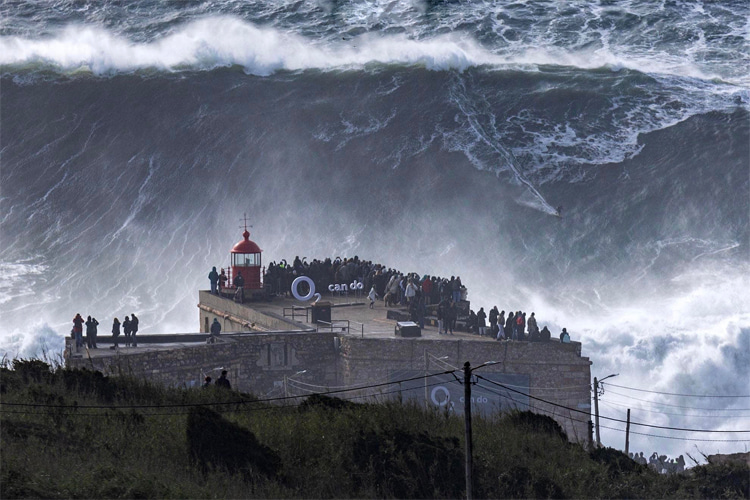 Nazaré, Portugal: Depression Louis might have generated a new big wave surfing world record | Photo: Estrelinha/Praia do Norte