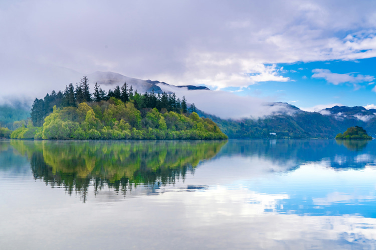 Derwent Water: one of the most popular stand-up paddleboarding spots in UK's Lake District | Photo: Gios/Creative Commons