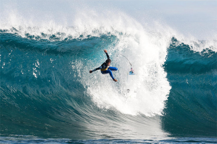 Wipeouts: one of the most common consequences is dislocating a shoulder | Photo: Cestari/WSL