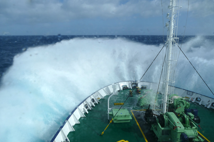 Drake Passage: huge waves are a threat to cruise and cargo ships | Photo: Creative Commons