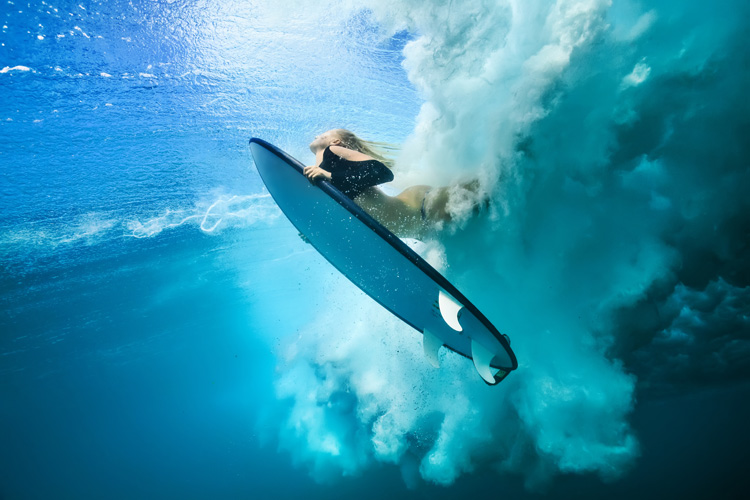 Surfing: a spiritual connection to Mother Nature | Photo: Shutterstock