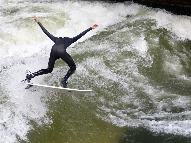 Eisbach River: the average ride lasts between 20 and 40 seconds | Photo: Creative Commons