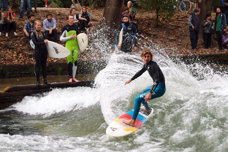 Eisbach River, Munich: the most famous surfing wave in Germany | Photo: Magnus Hagdorn/Creative Commons