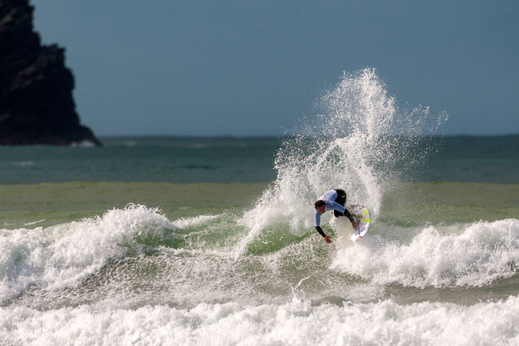 2020 English National U18 & Open Shortboard Championships: cold water and great waves | Photo: Surfing England