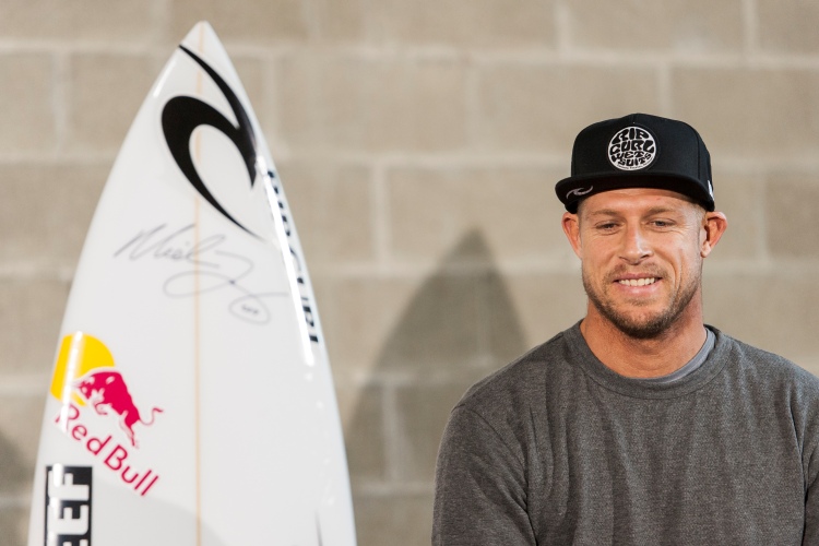 Mick Fanning: smile, you survived a shark attack | Photo: Red Bull