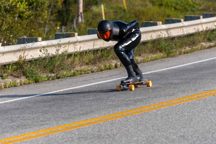 Peter Connolly: riding a longboard skateboard at 91.17 miles per hour | Photo: GWR