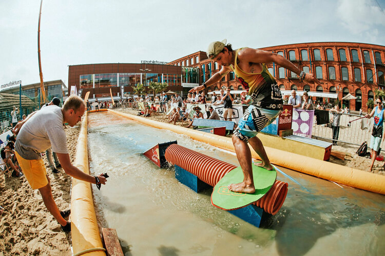 Flatland skimboarding: all you need is a few inches of water | Photo: Red Bull