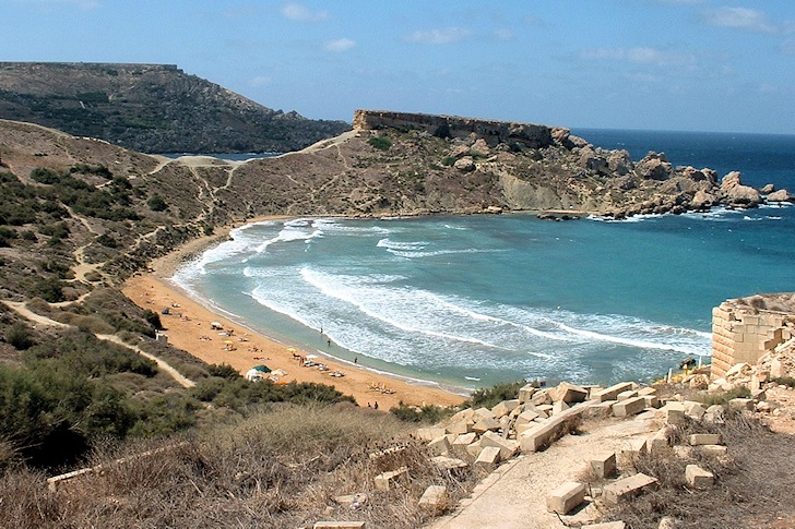Ghajn Tuffieha: the capital of surfing in Malta