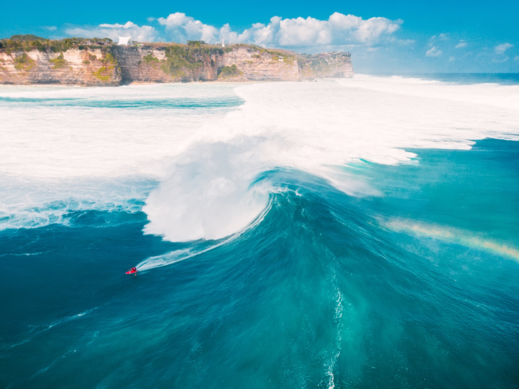 Big waves: the result of swells that travel long distances before reaching the coastline | Photo: Shutterstock