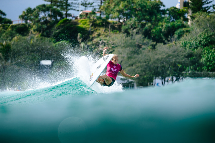 Stephanie Gilmore: the world champion is a member of the Snapper Rocks Surfriders Club | Photo: WSL