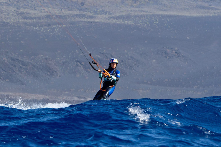 Gisela Pulido: she kite crossed all eight Canary Islands | Photo: Desafio Movistar