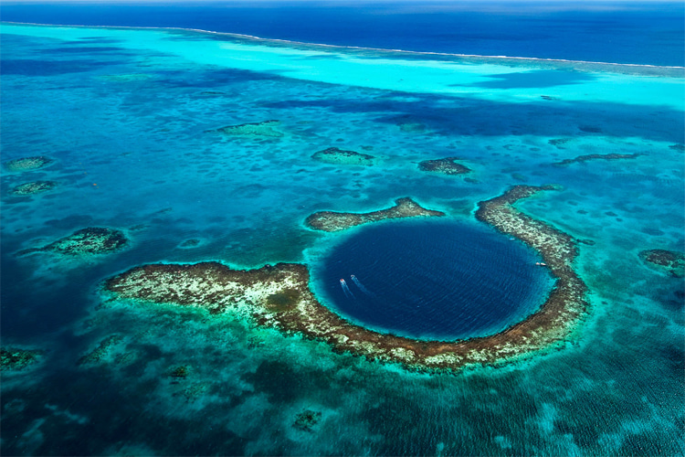 Great Blue Hole: the fascinating and mysterious marine sinkhole lies in the heart of the Lighthouse Reef off the coast of Belize | Photo: Travel Belize