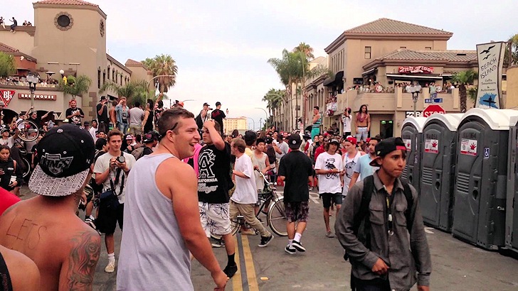 Huntington Beach: riots broke after the US Open of Surfing 2013