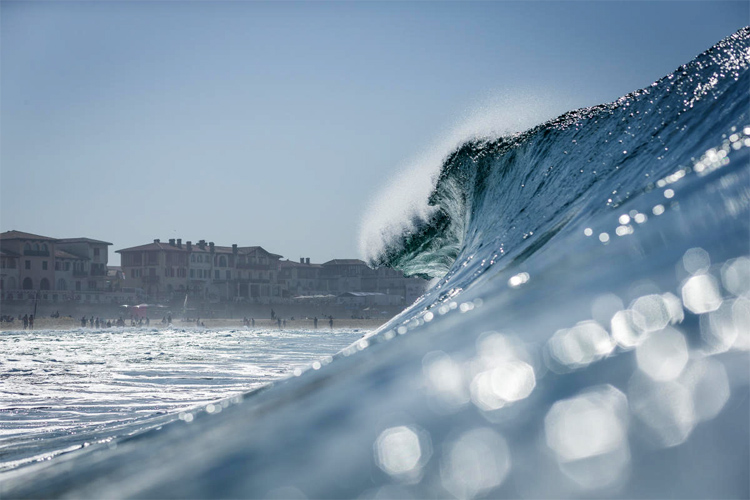 Hossegor: 1.7 miles of perfect beach break waves | Photo: Poullenot/WSL