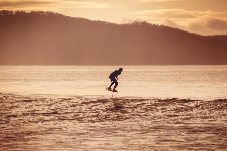 Foil surfboards: they should not be ridden in crowded surf breaks | Photo: Shutterstock