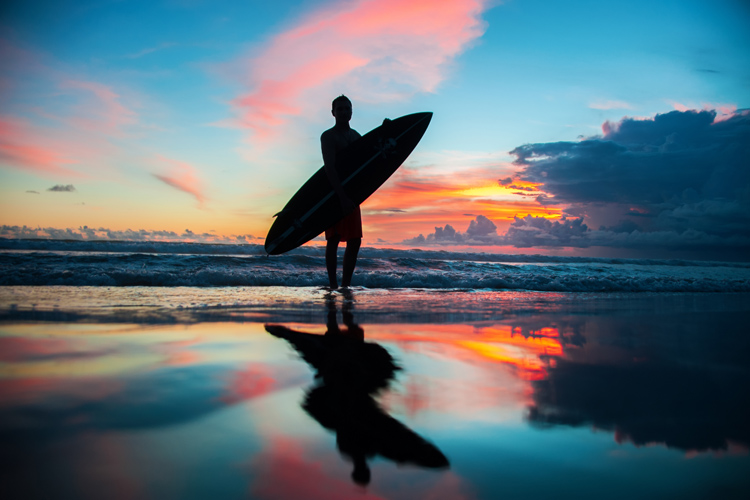 Surfing: a timeless obsession | Photo: Shutterstock