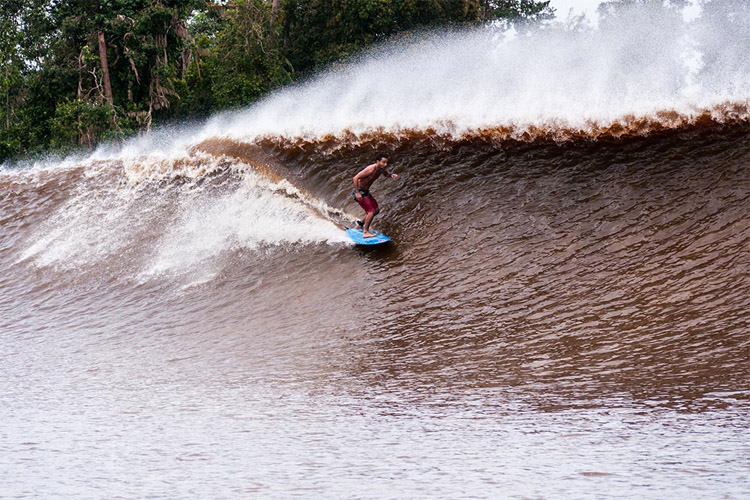 The Bono: riding endless waves in the heart of Indonesia | Photo: Rip Curl