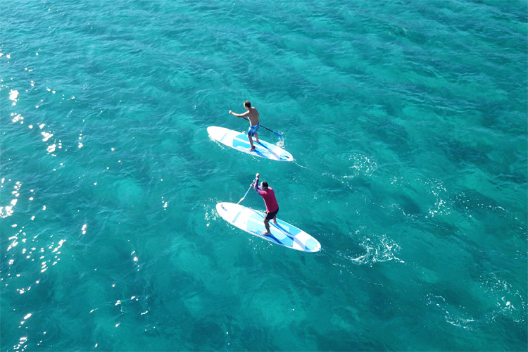 Paddleboards: the inflatable SUP is the best option for traveling surfers and water sports enthusiasts | Photo: Shutterstock