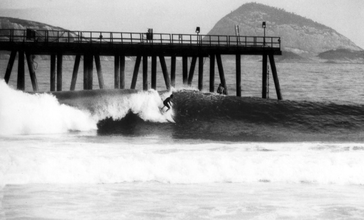 Ipanema Pier, 1970s: one of the original epicenters of surfing in Brazil | Photo: Fedoca Lima
