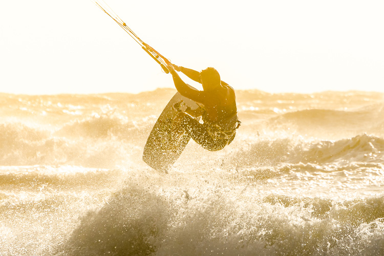 Kiteboarding: a safe water sport | Photo: Shutterstock
